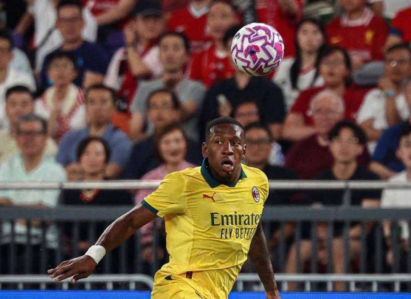 Pervis Estupiñán lleva cuatro partidos jugados con el AC Milan.