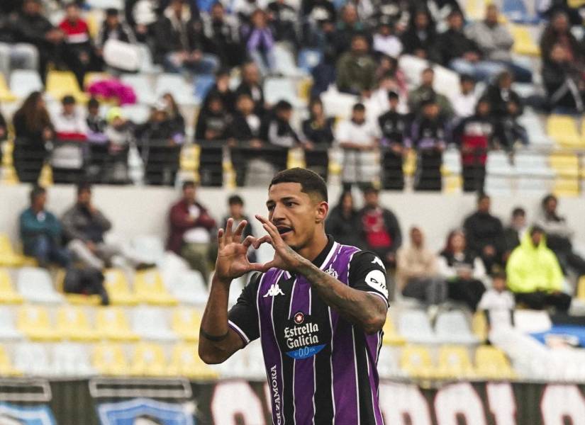 Real Valladolid venció 2-0 al Colo Colo.