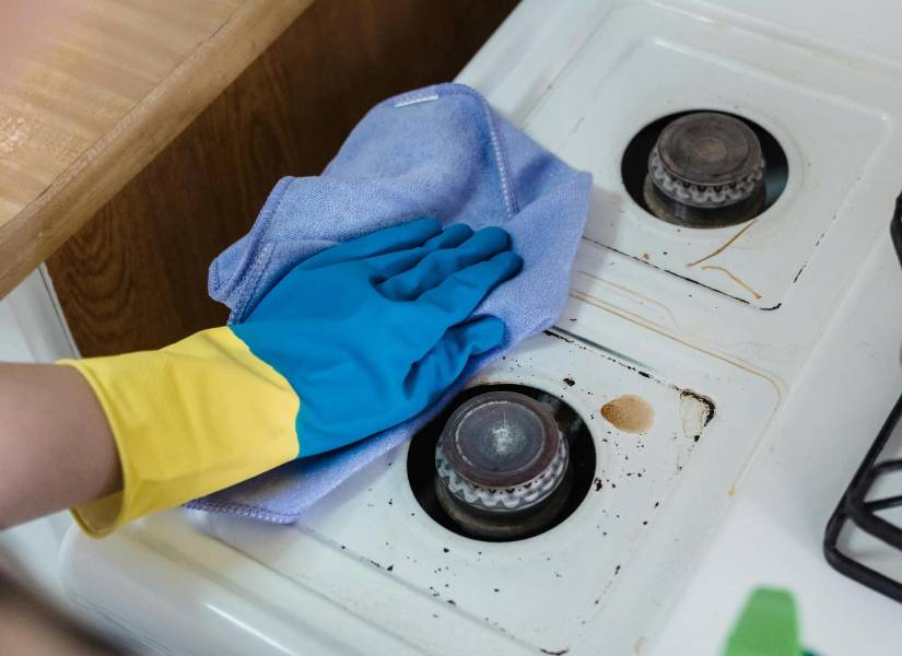 Recuerda limpiar adecaudamente el lugar donde cocinas y tamboién donde comer, más aún si no comes en tu hogar