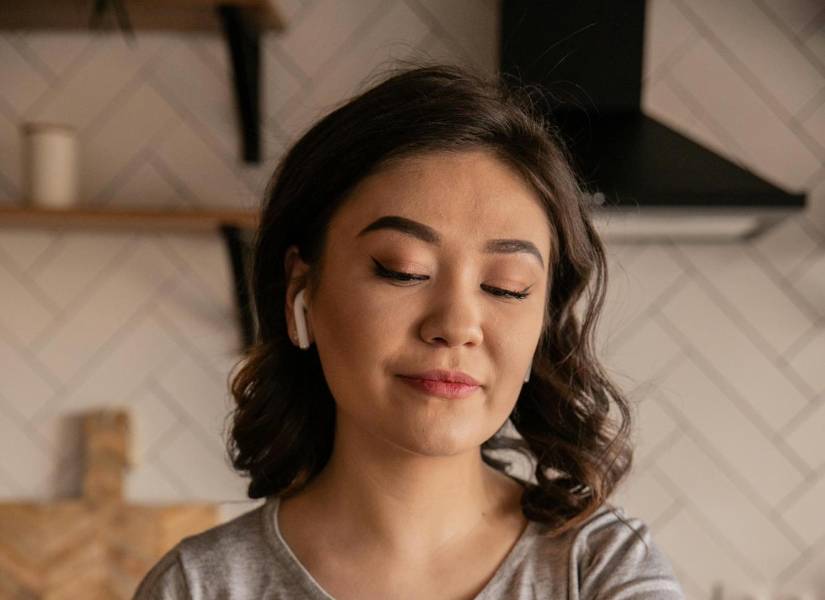 Recuerda picar los alimentos crudos en una tabla diferente a la de los demás alimentos