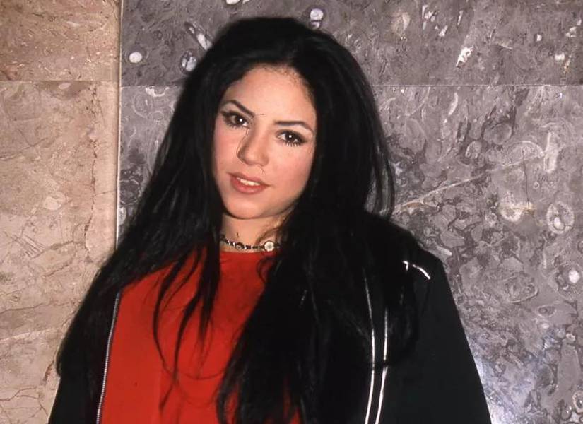 Shakira, con su icónico cabello negro, en 1995.