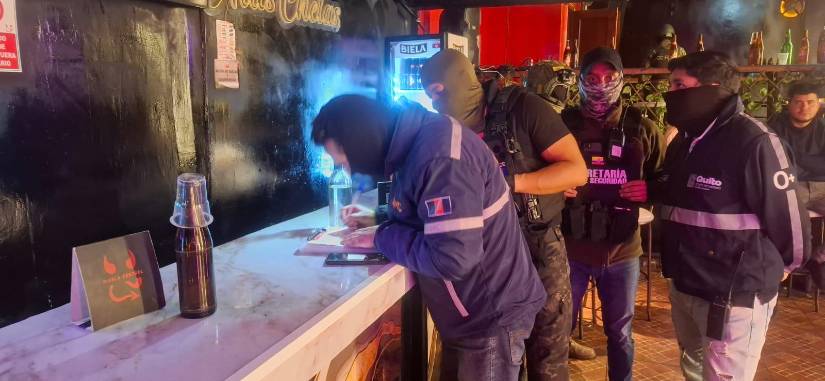 Momento de la clausura a la discoteca.