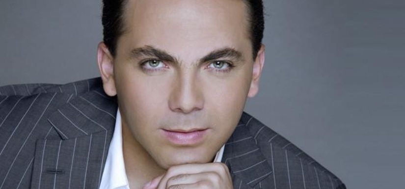 Cristian Castro tuvo miedo de saber si su padre quiso que naciera