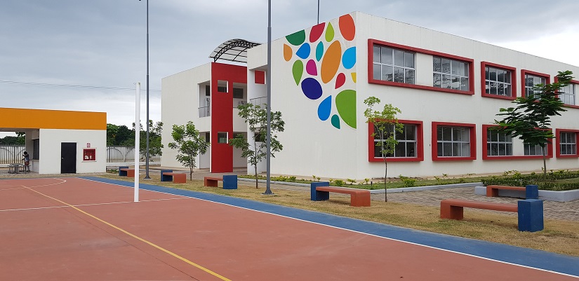 Gobierno inaugura escuela del milenio en Naranjal