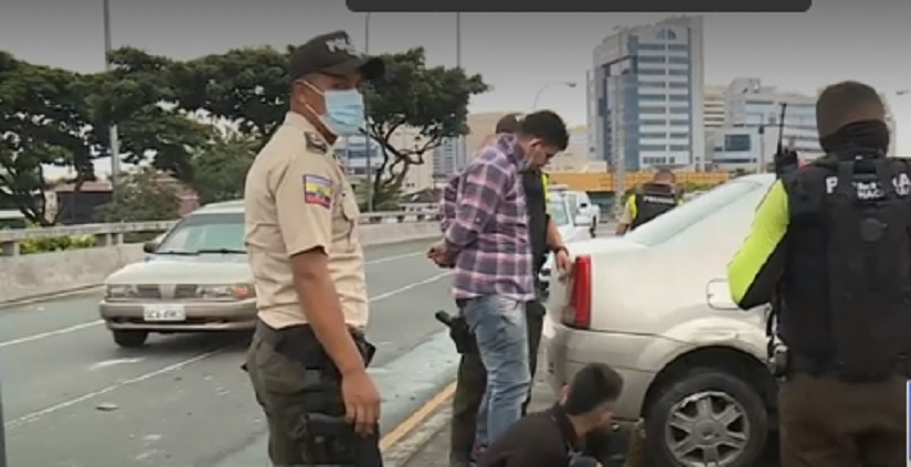 Un policía resultó herido tras una persecución en Guayaquil