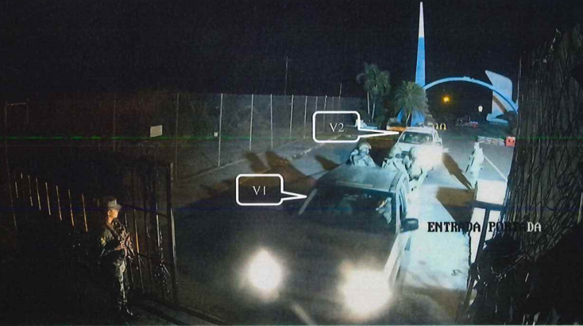 Tres motos y un vehículo estuvieron en la Base Aérea de Taura, según videos.