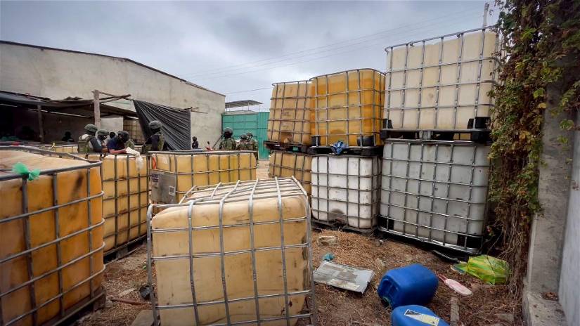 En Ecuador, una cisterna de 250 galones se compra a USD 600. En Perú, el mismo cargamento se revende en USD 1 000.