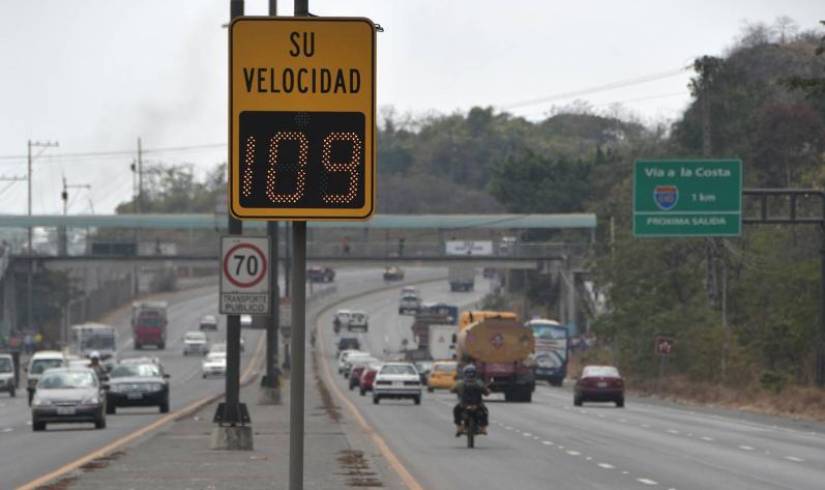 El exceso de velocidad es uno de los facotores principales de accidentes viales en Ecuador.