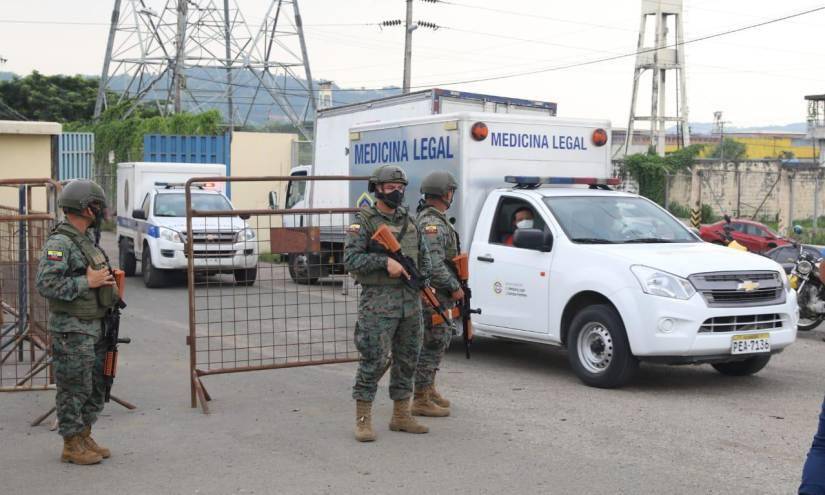 Encuentran a siete reos colgados en la Penitenciaría de Guayaquil