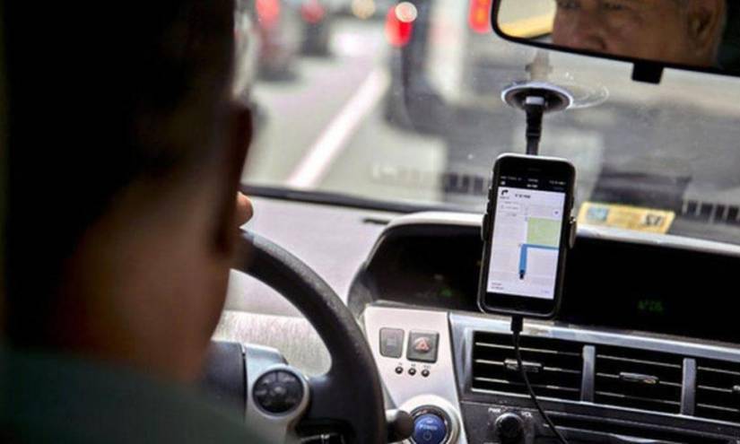 Conductores de ‘apps’ denuncian que son víctimas de persecusión