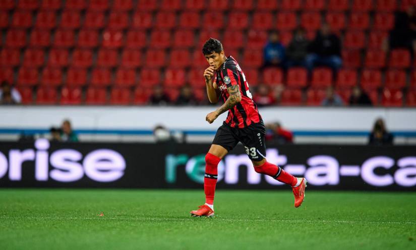 Piero Hincapié anota en la goleada del Bayer Leverkusen
