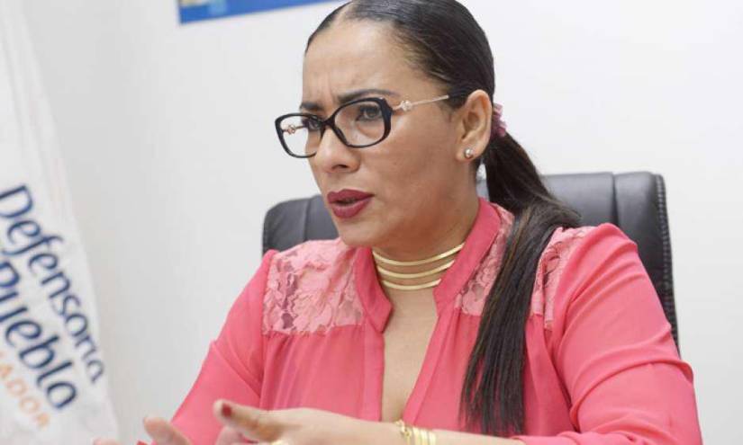 Freddy Carrión, intenta desplazar a Rovira de la Defensoría del Pueblo