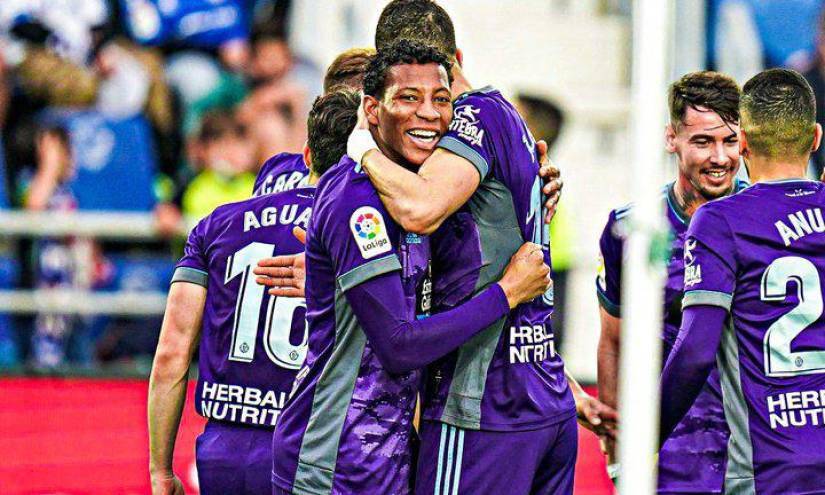El Real Valladolid con Gonzalo Plata 'respira' en la Liga Española