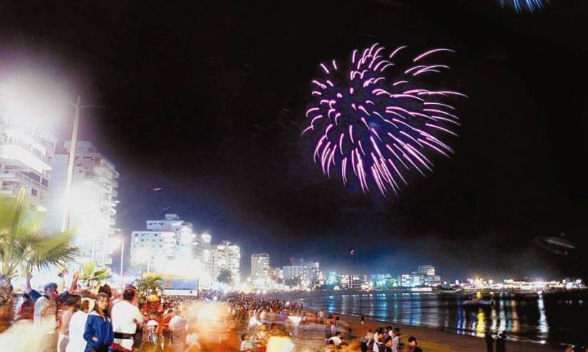 Reportan decenas de aglomeraciones en las playas de Salinas durante el fin de año