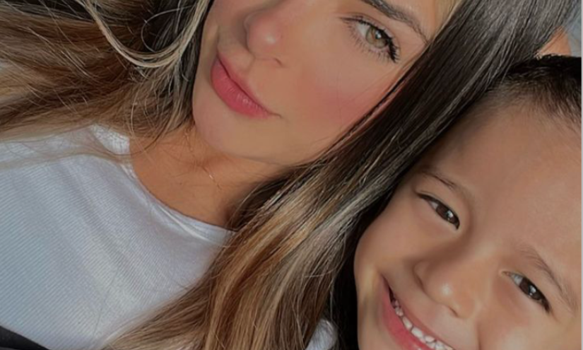 Maca junto a su hijo.