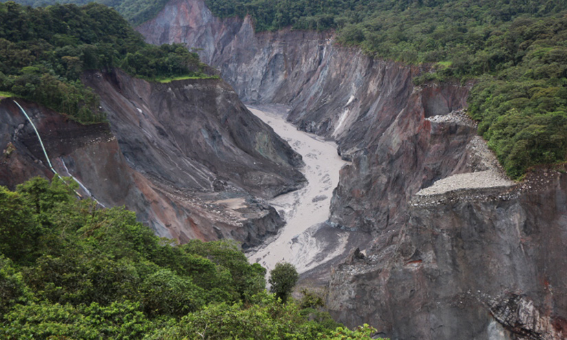 Ecuador realiza construcción para mitigar efecto erosivo del río Coca