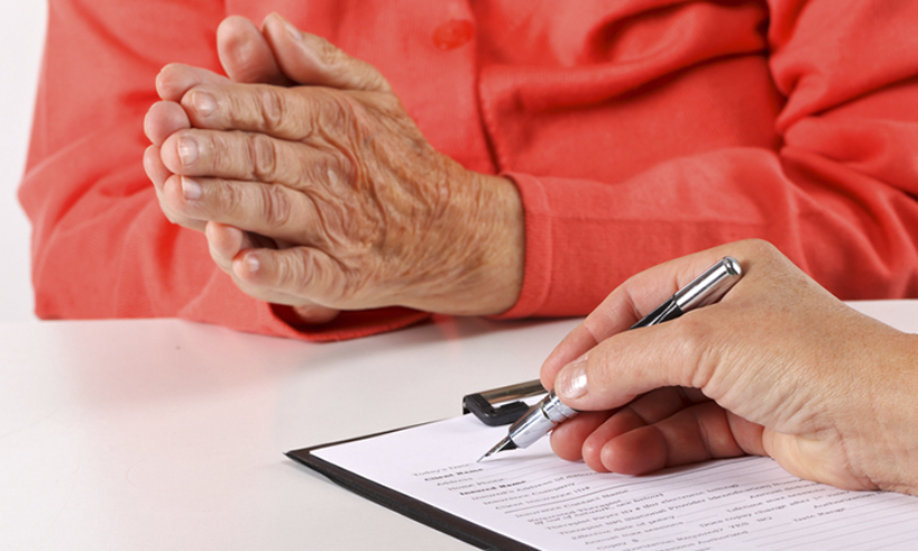 Imagen referencial. Persona realizando el test de los 7 minutos.