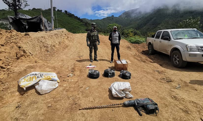 5 detenidos y 5 sitios de minería ilegal destruidos en Azuay