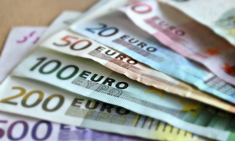 El dólar consolida su cambio por encima del euro