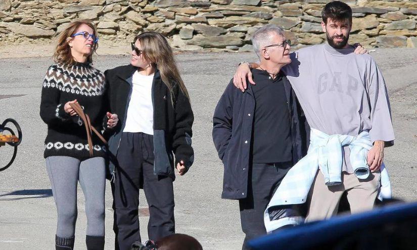 La española pasó las festividades de diciembre de 2022 con la familia de su pareja con quienes parece mantener buena relación, este no sería el caso con los padres de la joven