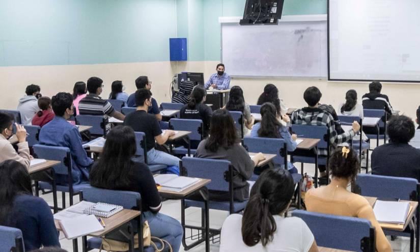 En la Espol estudian unos 10.000 jóvenes.