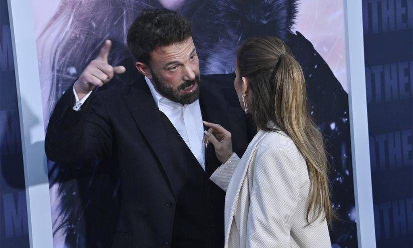 La acalorada conversación fue capturada por los paparazzis que estaban en el evento