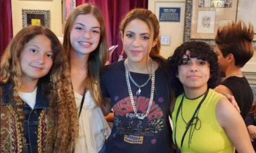 Shakira en el evento, con el fin de ver a Milan en su debut como baterista en el Hard Rock Cafe de Miami.