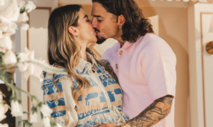 Maluma junto a Susana Gómez.
