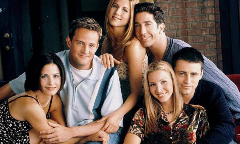 Matthew Perry junto a los demás miembros del elenco de Friends.