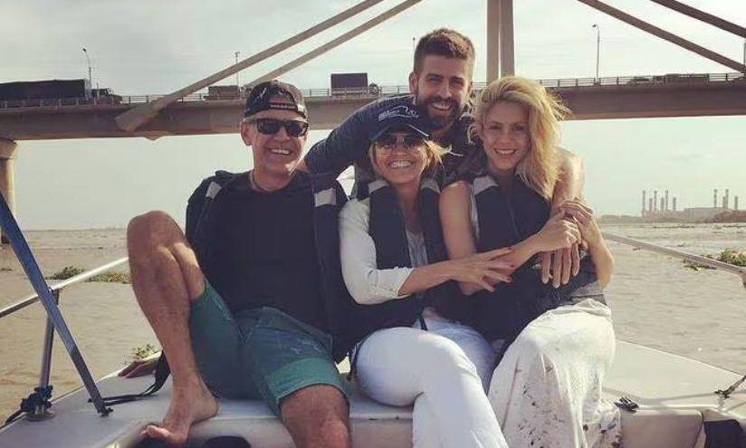 Archivo. Shakira junto a sus exsuegros en vacaciones.