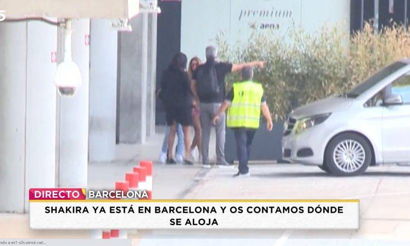 Imagen de Shakira en su llegada a su exresidencia en Barcelona.