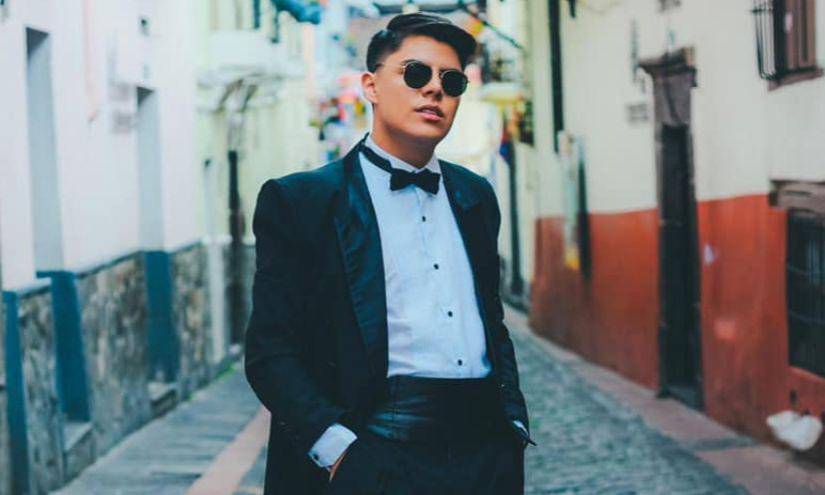 Una de las pasiones de Morales es el canto, una carrera que ha resultado rentable entre sus otras actividades