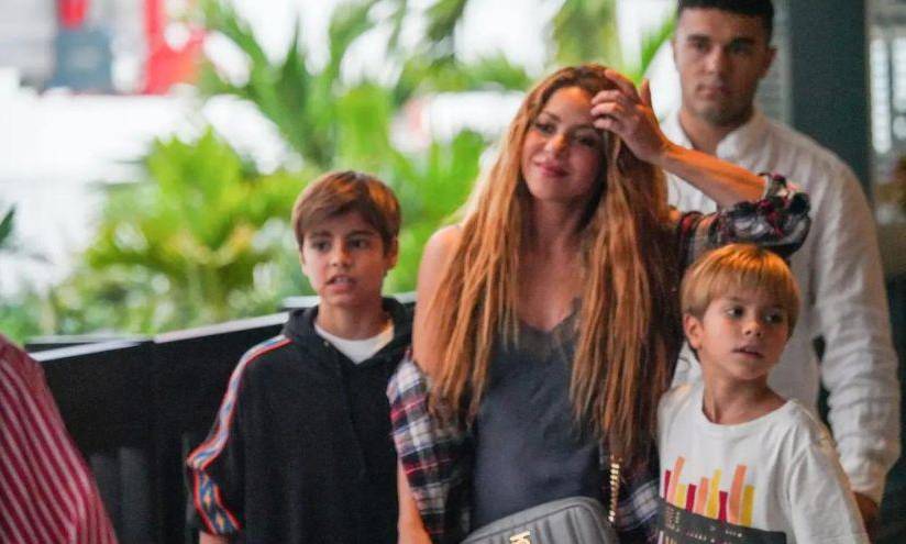 Shakira con sus hijos Milan y Sasha