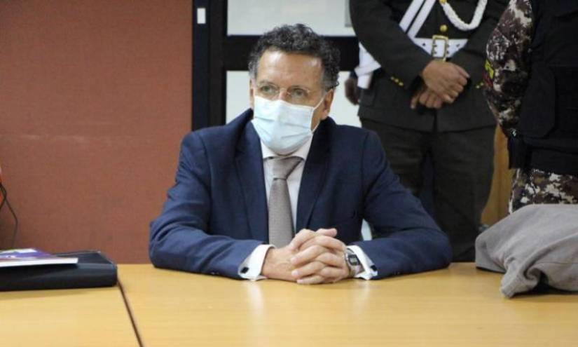 El excontralor Pablo Celi saldrá de la cárcel 4 de Quito a arresto domiciliario con vigilancia permanente.