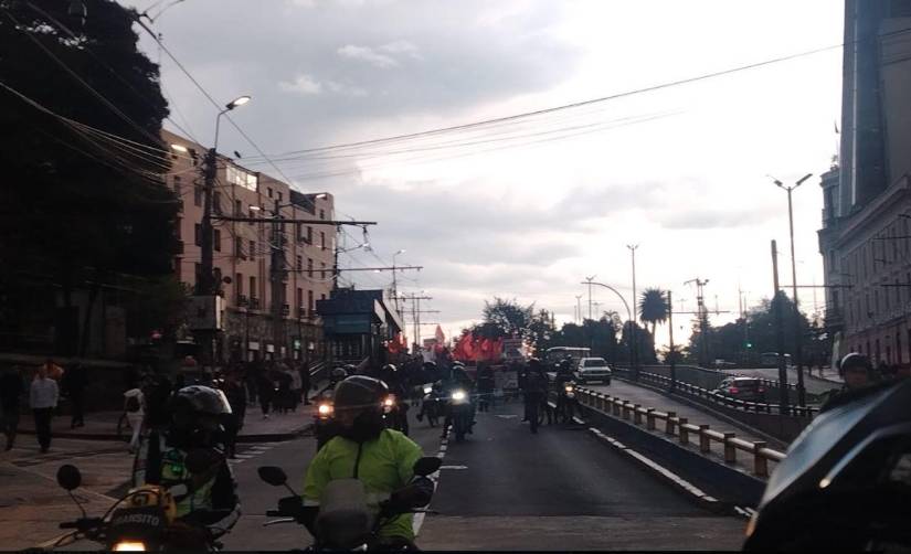 Avance de la marcha en contra del Gobierno en Quito.