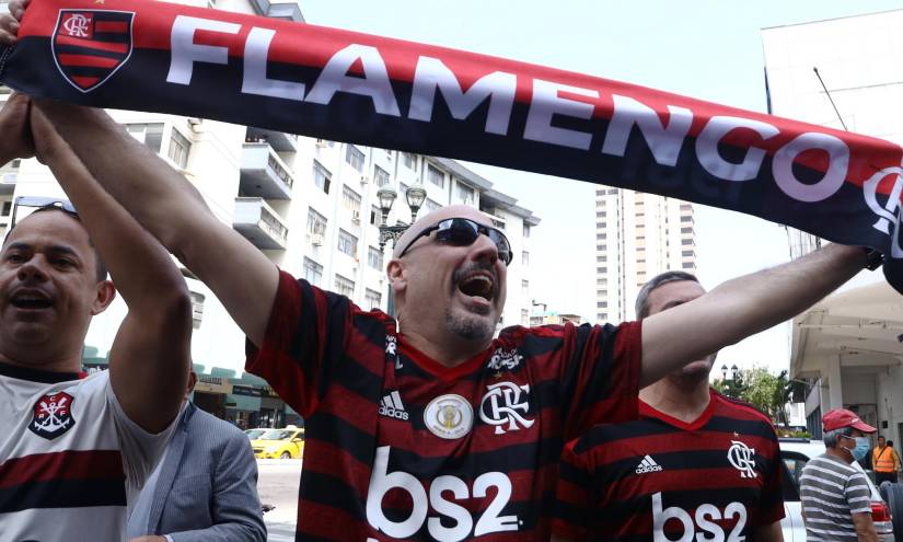 Hinchas del Flamengo se han tomado el centro de la ciudad y el sector de Puerto Santa Ana.