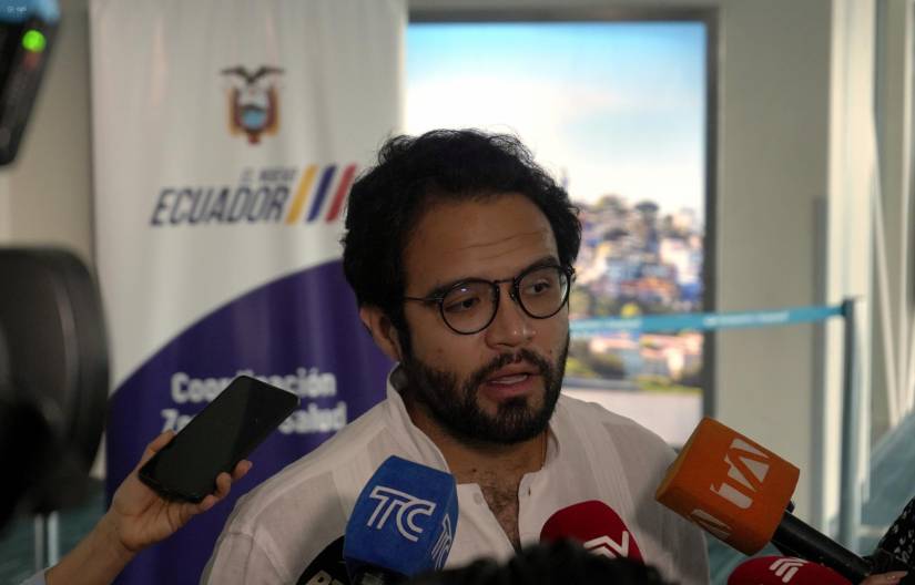 Edgar José Lama, ministro de Salud, habla sobre el certificado de fiebre amarilla.