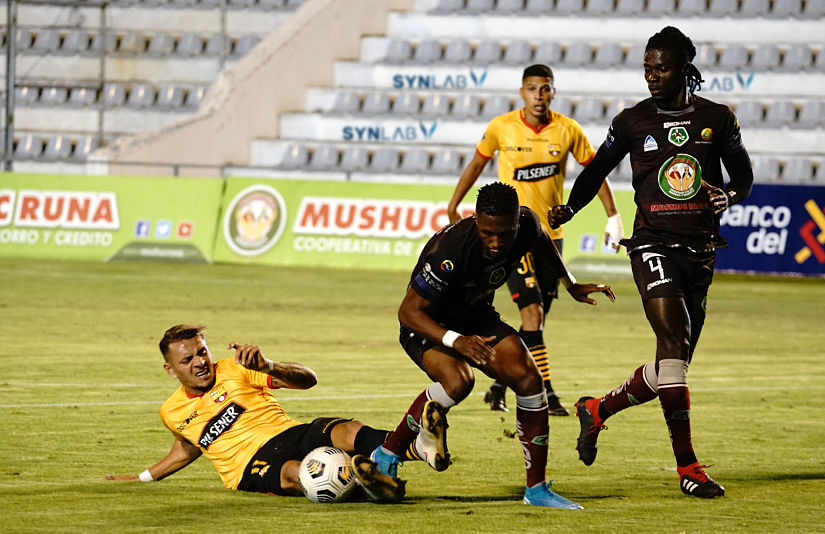 Barcelona empata ante Mushuc Runa tras fallar penal al útlimo minuto