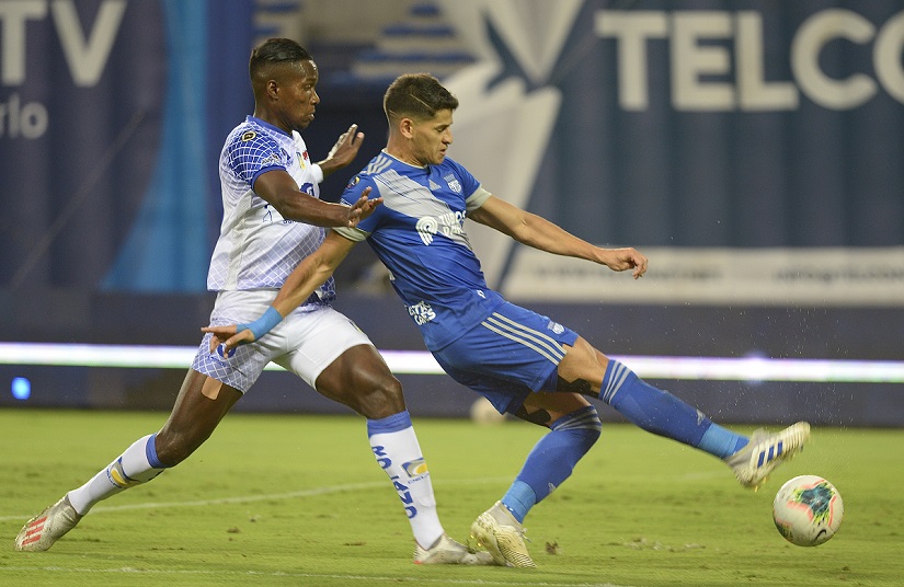 Emelec es puntero tras épica remontada ante Delfín