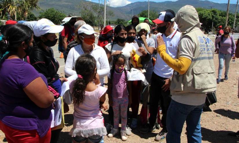Regresan a Venezuela 86 migrantes desde Ecuador