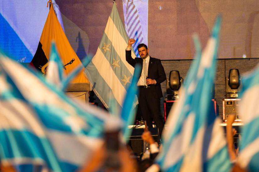 Aquiles Álvarez en la sesión solemne por los 490 años de Fundación de Guayaquil.