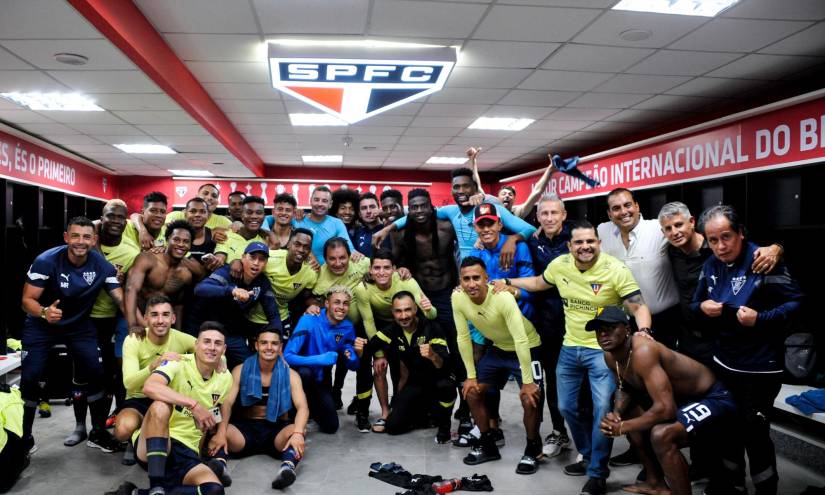 Los jugadores de Liga de Quito celebran su clasificación a las semifinales de la Copa Sudamericana