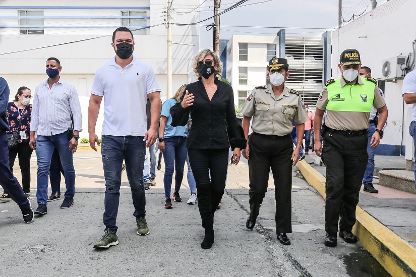 Cynthia Viteri pide prohibir el ingreso de viajeros desde Reino Unido