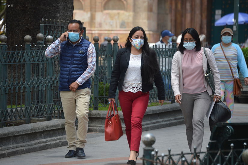 Ecuador suma más de 100 muertos por COVID-19 en un día