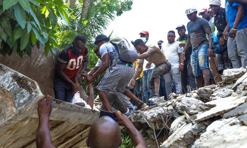 Al menos a 227 los muertos a causa del terremoto en Haití