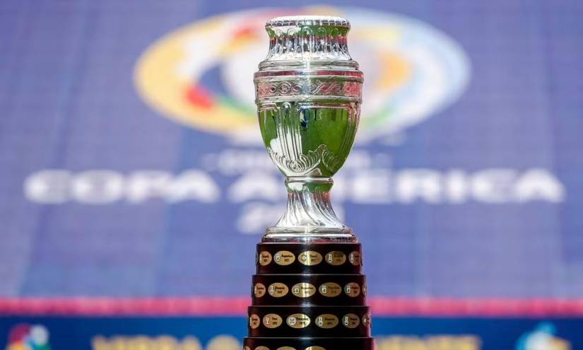 El trofeo de la Copa América.