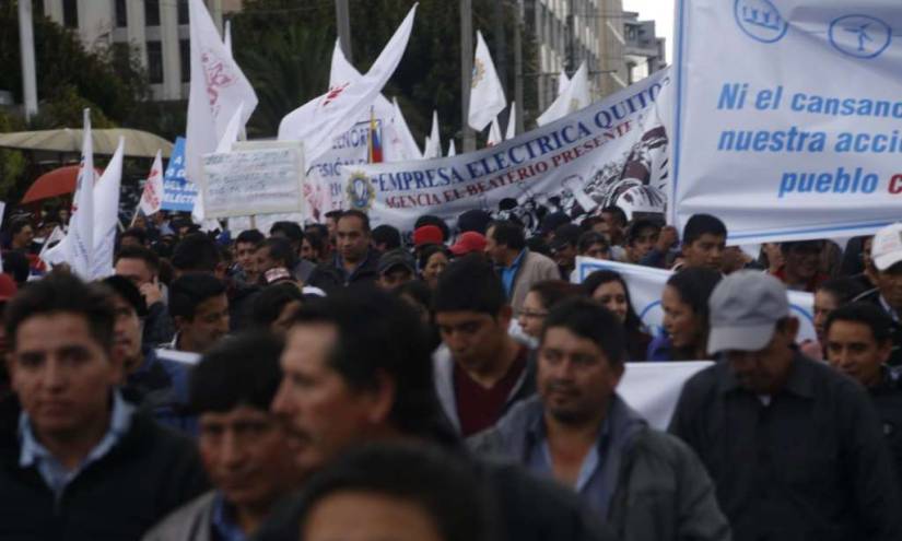 Organizaciones marchan en Quito contra las medidas de Moreno