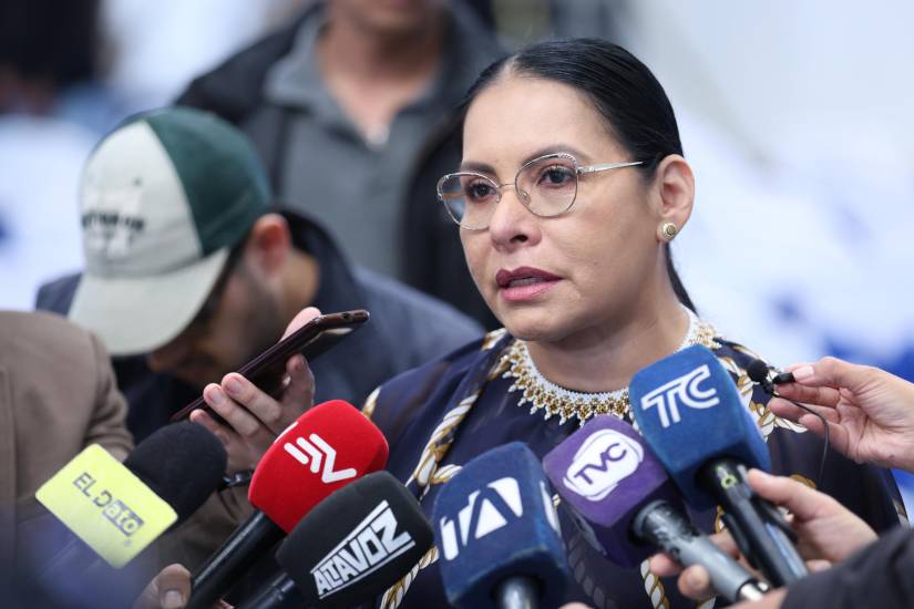 Diana Atamaint, presidenta del CNE.