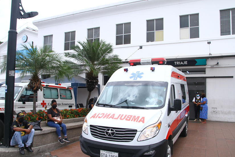 Médicos de UCI hacen un llamado a la gente para evitar más casos de COVID-19