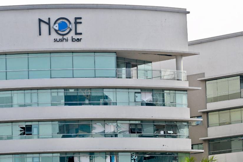 Los edificios afectados por el estallido del coche bomba están cerrados en Guayaquil.